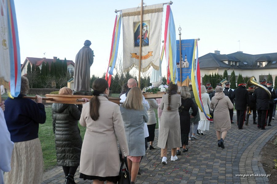 37 Procesja rezurekcyjna.jpg